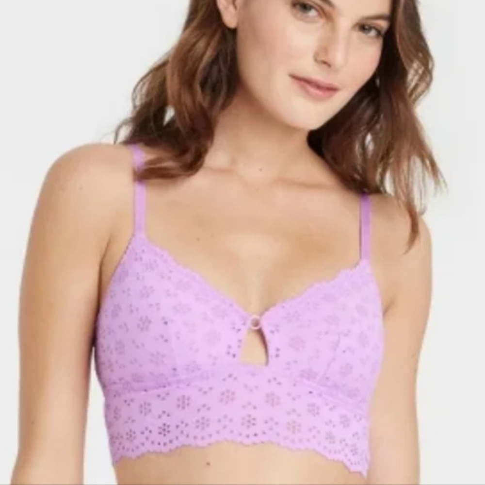 COLSIE WOMEN'S LAVENDER EYELET BRALETTE. XS/ NWT